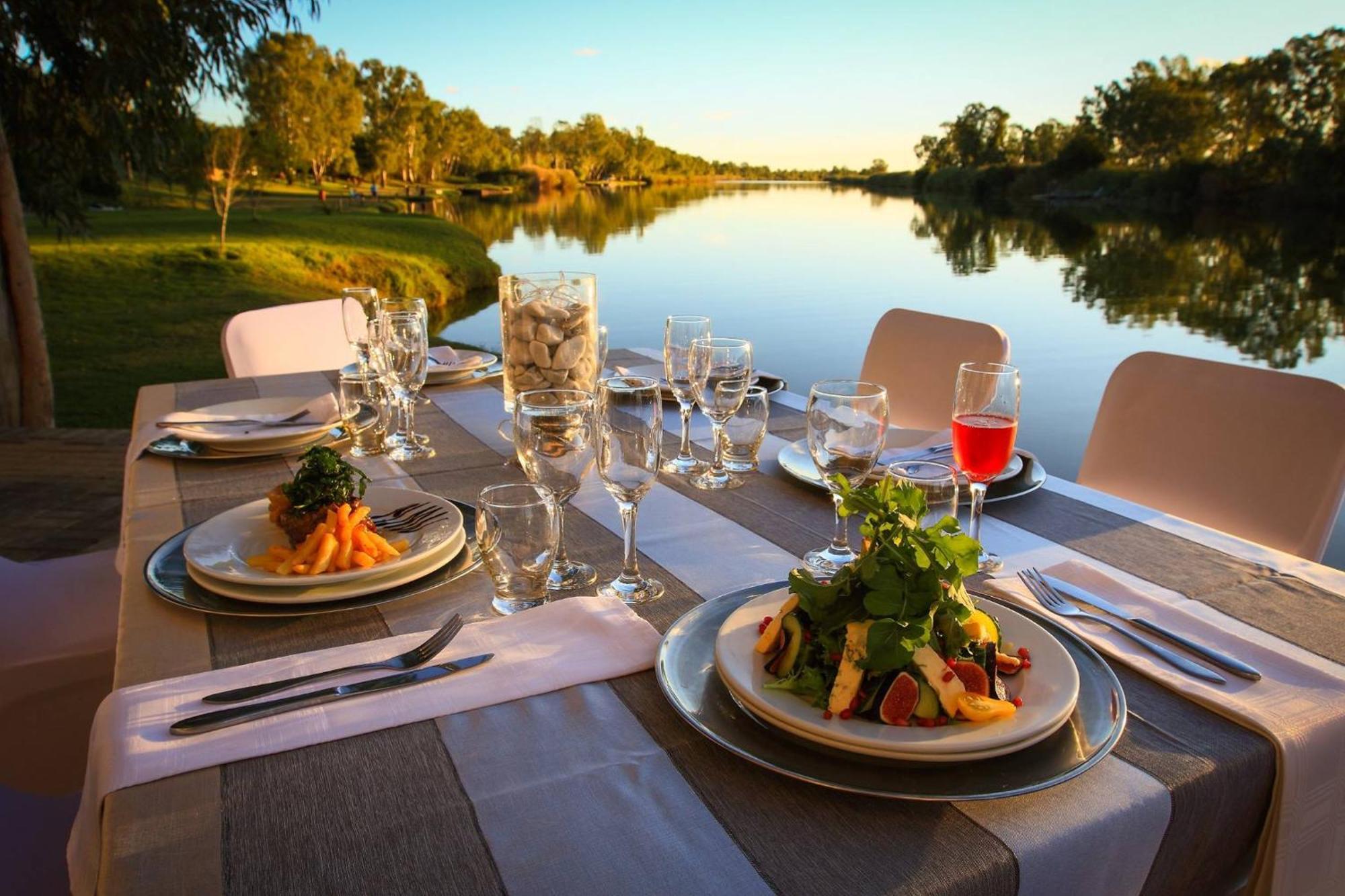 Broadwater River Estate Douglas Esterno foto
