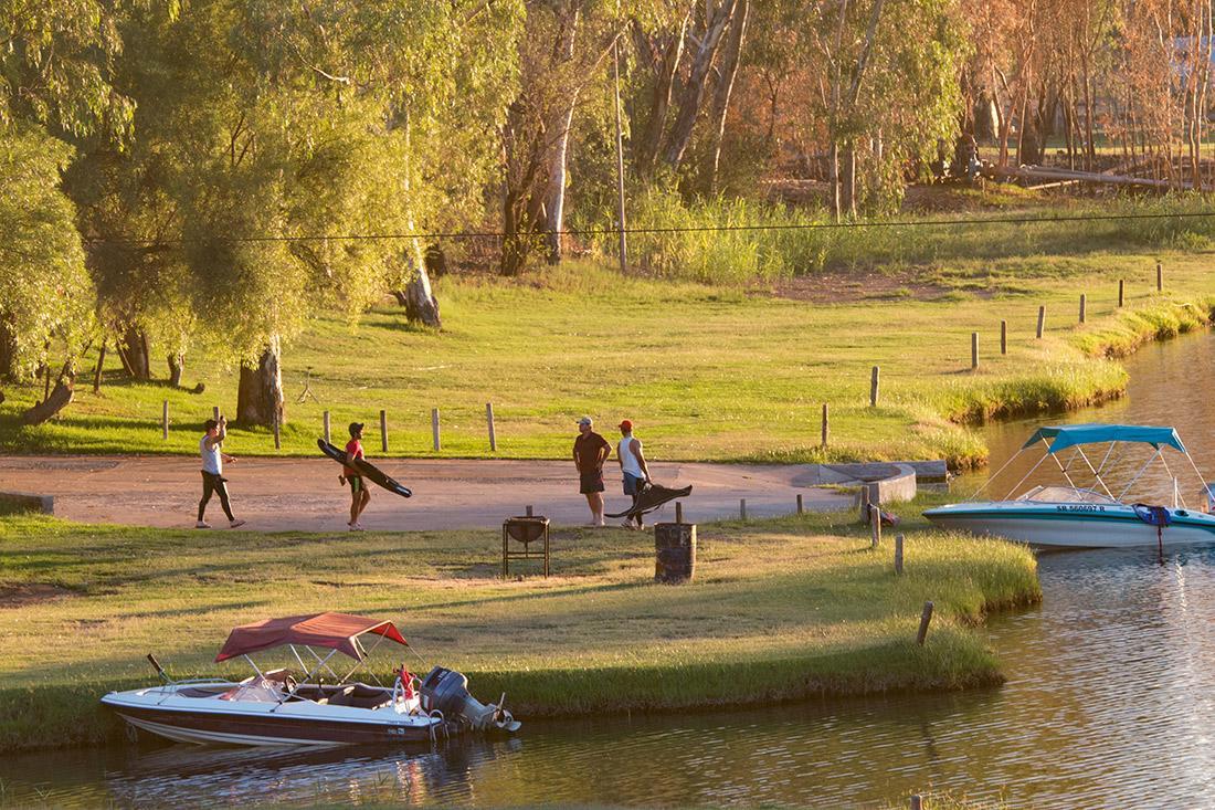 Broadwater River Estate Douglas Esterno foto